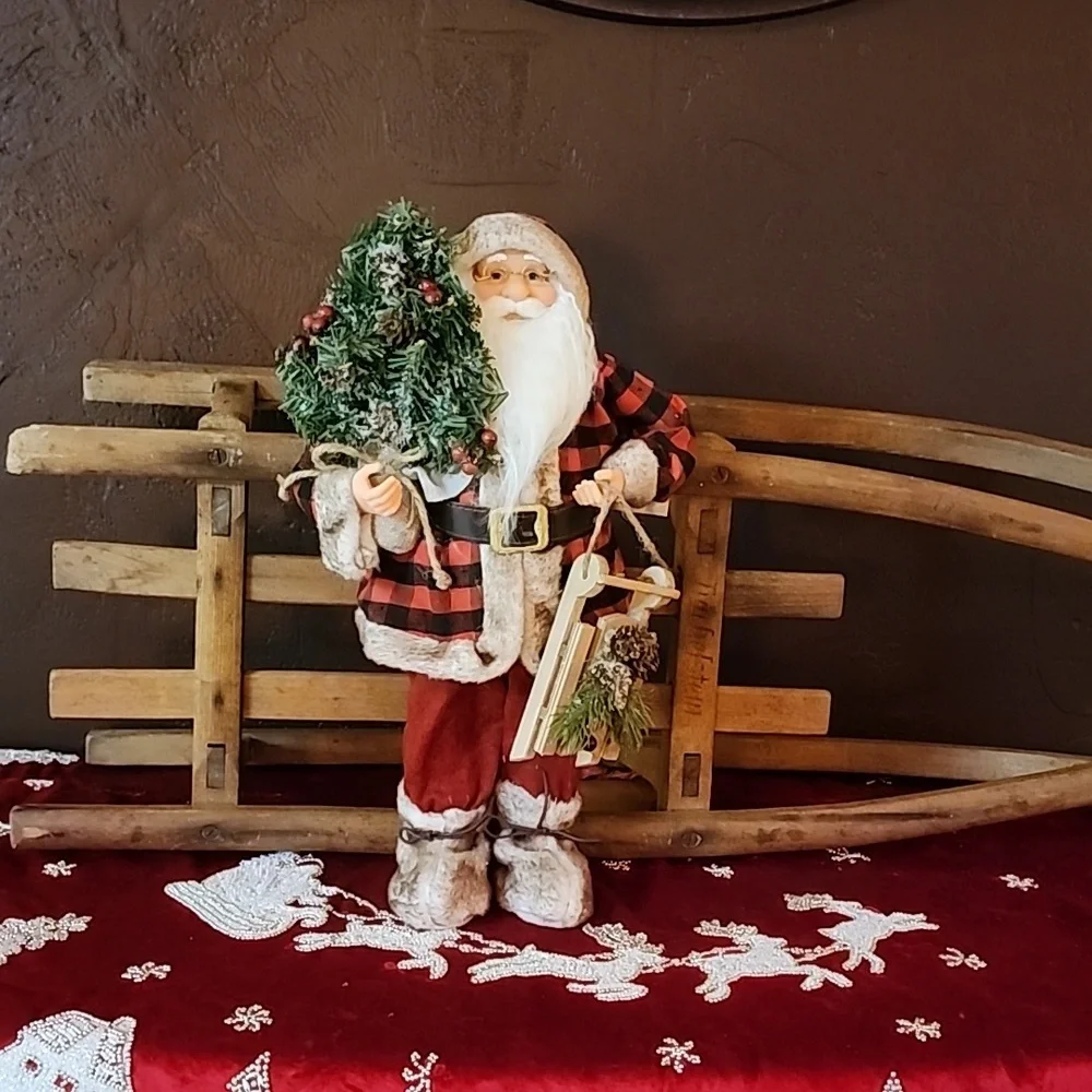 Holiday Rustic Santa Display 🎅 - Picture 3 of 9